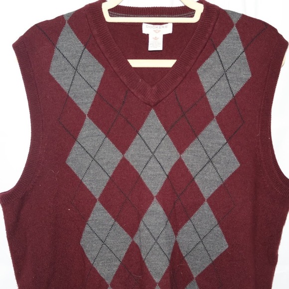 Dockers Men's Knit Vest, Burgundy Gray designs, Size Large 100 % Acrylic. - Picture 9 of 9